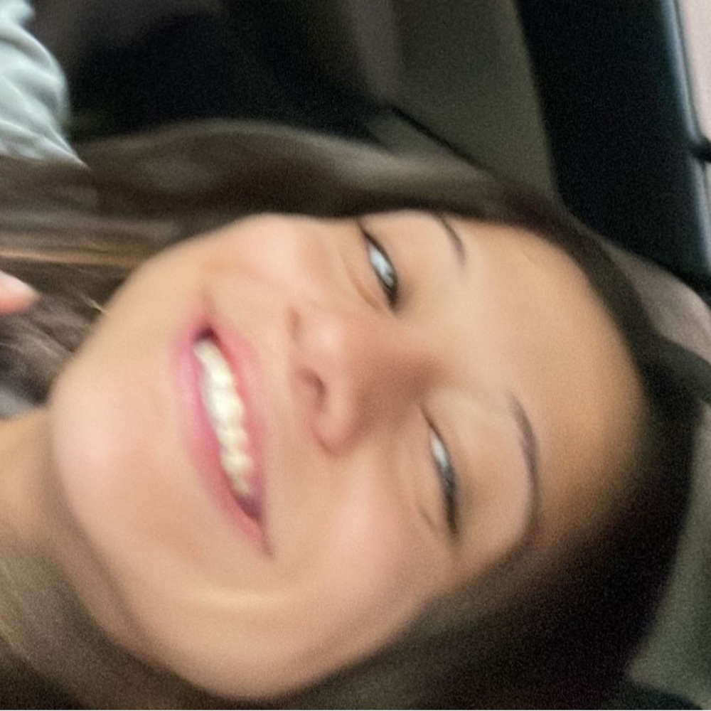 Meet your Posher, Alexia